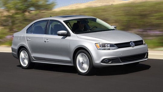 VW convoca recall de 31.894 unidades do Jetta por falha no eixo traseiro