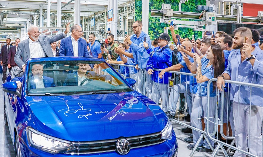 Lula, Alckmin e os trabalhadores da Volkswagen do Brasil