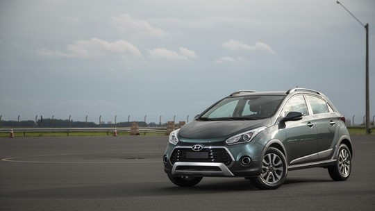 Hyundai HB20X 2016 ganha direção elétrica e tem preço inicial de R$ 55.395