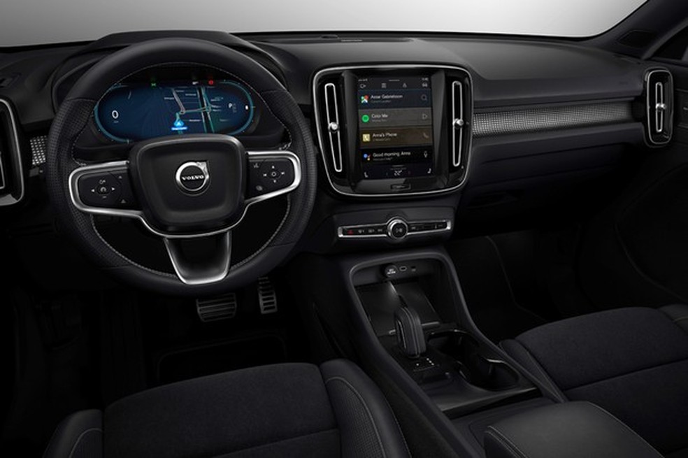 Painel é digital, mas até a alavanca de marchas é a mesma do XC40 a combustão (Foto: Divulgação) — Foto: Auto Esporte