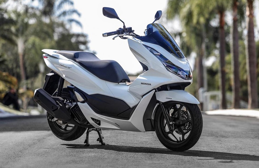 Moto Honda PCX 160 tem preços a partir de R$ 18.974 para a versão de entrada  — Foto: Divulgação