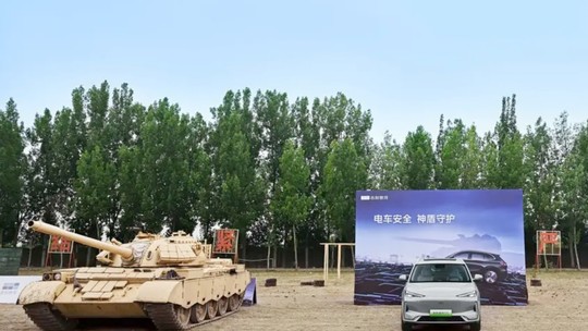 Geely usa tanque de guerra para testar bateria de SUV que virá ao Brasil