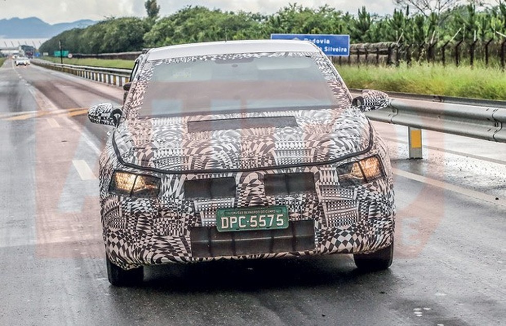 Flagramos o novo Volkswagen Virtus no Brasil (Foto: Auto News Brasil) — Foto: Auto Esporte