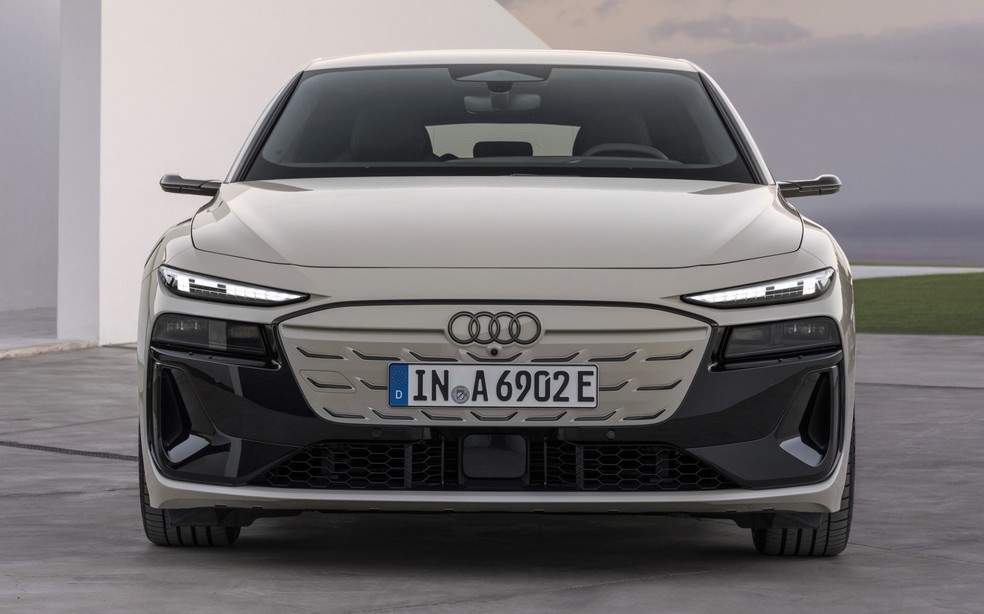 Audi A6 e-tron Sportback tem DRL extremamente fino — Foto: Divulgação/Audi