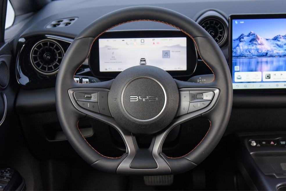 BYD Dolphin SE vem de série com seis airbags e pacote Adas nível 2  — Foto: Murilo Goes/Auto News Brasil
