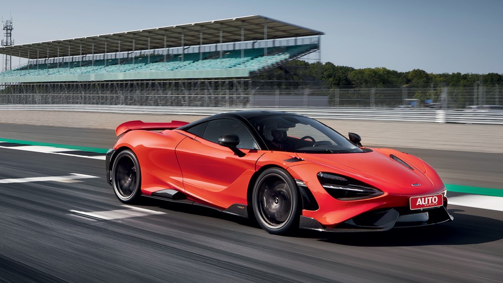McLaren 765 LT - Com ótima relação peso/potência de 1.6 cv/kg, o McLaren 765 LT garante zero a 100 km/h em 2,8 s — Foto: Divulgação
