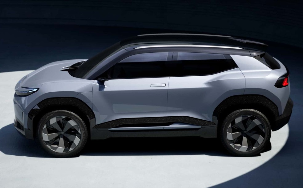 Toyota Urban SUV tem maçanetas escamoteadas  — Foto: Divulgação