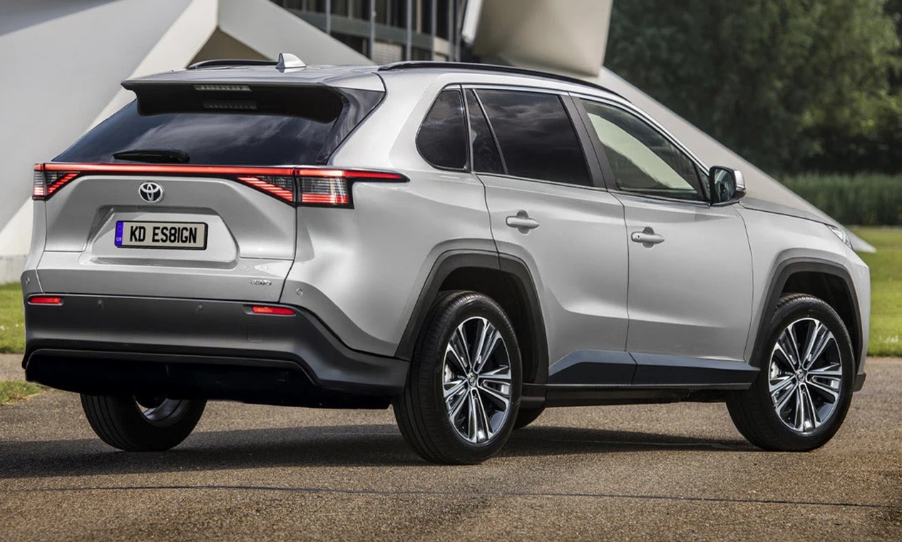 Novo Toyota Corolla Cross terá versão de 7 lugares contra Jeep Commander