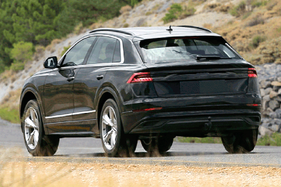 Novo Audi Q8 é flagrado na Espanha (Foto: Automedia) — Foto: Auto Esporte