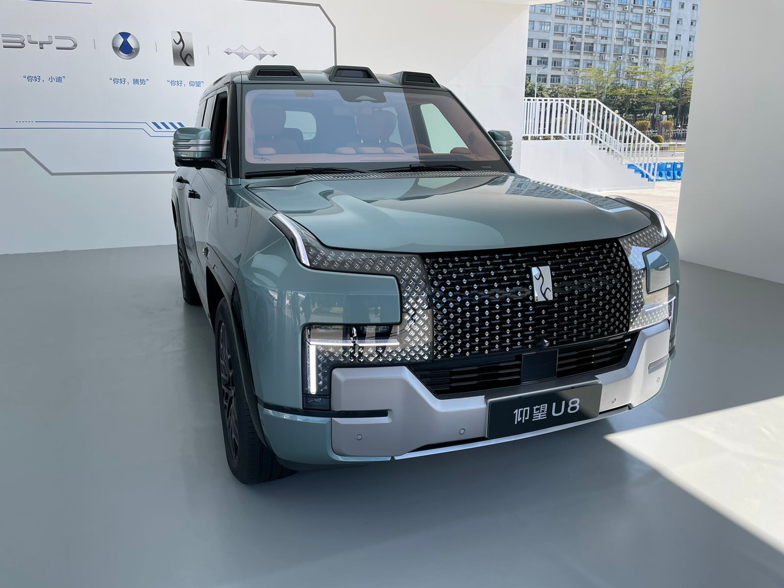 BYD Yangwang U8 chegará ao Brasil custando perto de R$ 1 milhão