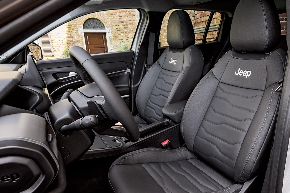 Jeep Avenger que virá para o Brasil terá melhor qualidade no acabamento em comparação com o vendido na Europa — Foto: Divulgação
