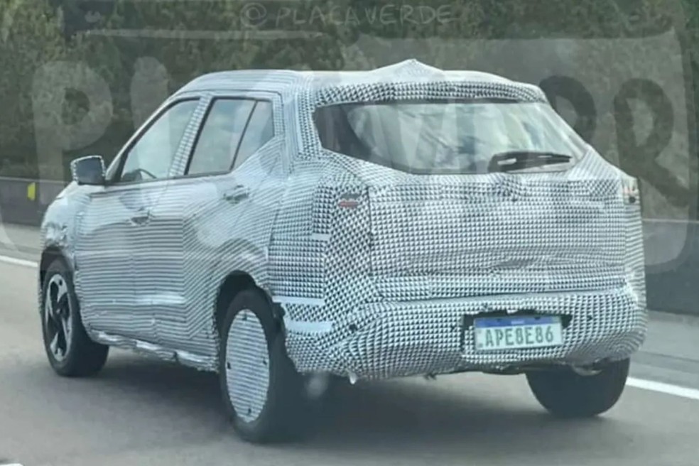 Novo SUV da Nissan está sendo testado nas ruas há alguns meses — Foto: Reprodução/@placaverde