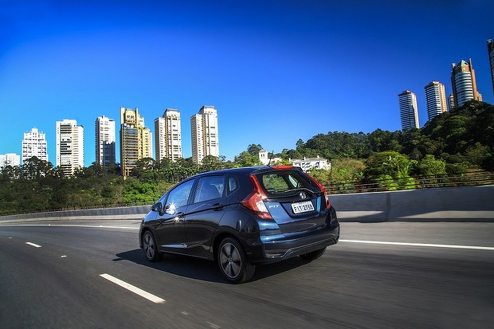 Honda Fit EXL Traseira (Foto: Divulgação) — Foto: Auto Esporte