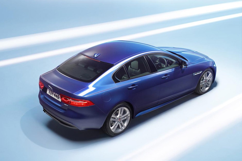 Jaguar XE 2015  