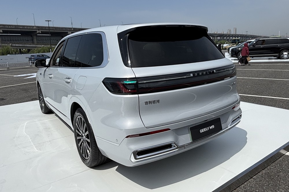 Geely M9 é SUV híbrido com geladeira e 870 cv em estudo para o Brasil