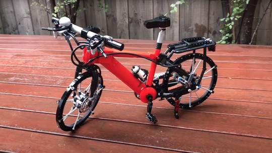 Vídeo: Bicicleta de Lego de 999 peças é funcional e tem até freios a disco