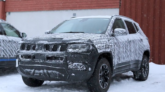 Flagra: novo Jeep Compass 1.3 turbo confirma interior inédito para o Brasil