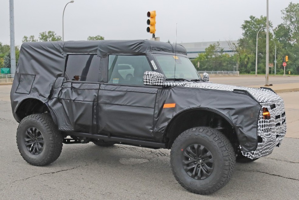 Ford Bronco Raptor foi flagrado em testes (Foto: Automedia) — Foto: Auto Esporte