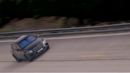 Vídeo: Bentley Bentayga atinge 301 km/h em teaser