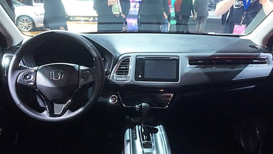 Honda revela interior do HR-V, rival do EcoSport que chega em março 