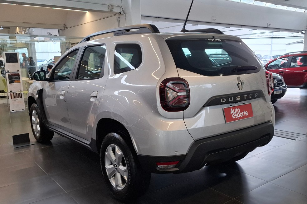Versão de entrada do Renault Duster pode ser equipado com câmbio manual ou automático do tipo CVT — Foto: Vitor Matsubara/Auto News Brasil