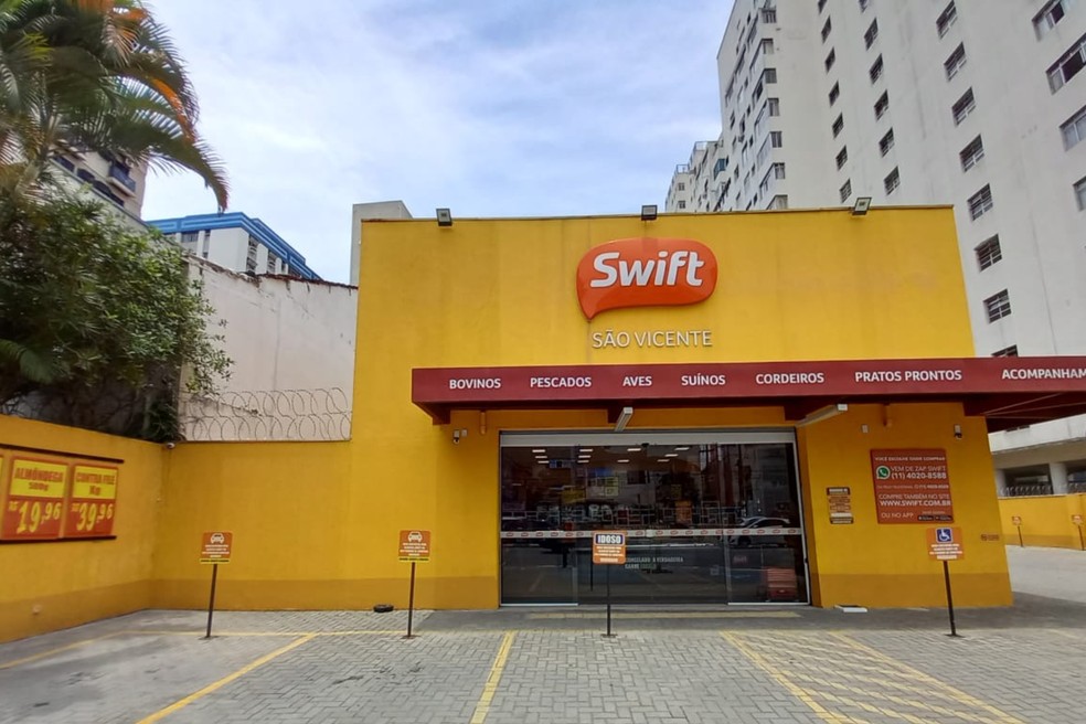 Estacionamentos recuados permitem vagas acessíveis para idosos, grávidas e pessoas com deficiência — Foto: Reprodução/Facebook
