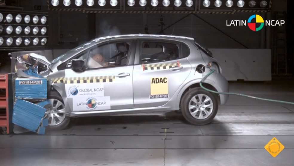 Crash test do Peugeot 208 (Foto: Reprodução) — Foto: Auto Esporte