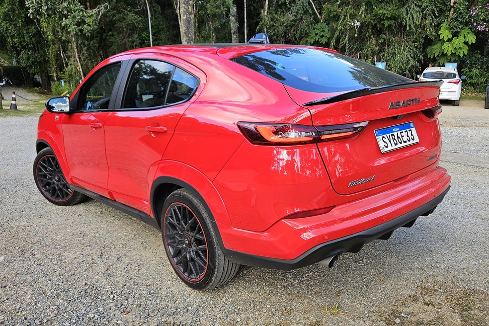 Fiat Fastback Abarth é equipado com motor 1.3 turboflex  — Foto: Leonardo Felix/Autoesporte