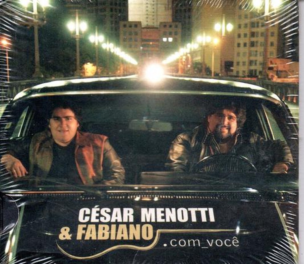Capa de disco "César Menotti & Fabiano - com você". — Foto: Divulgação