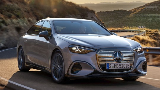 Novo Mercedes-Benz Classe C elétrico tem quase 500 cv e 39 polegadas de telas