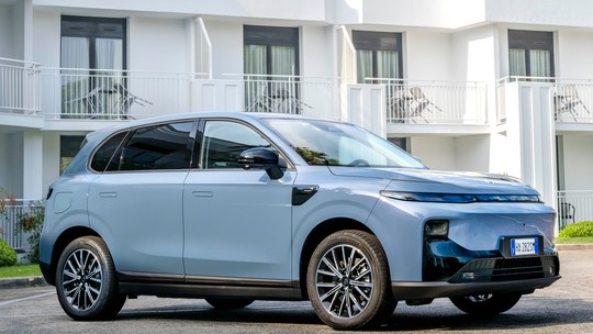 Leapmotor B10 ganha versão híbrida com truque elétrico que pode vir ao Brasil