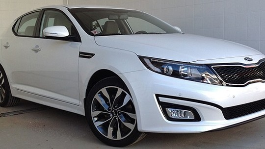 Kia Optima ganha nova versão de entrada com motor 2.0 por R$ 99.900