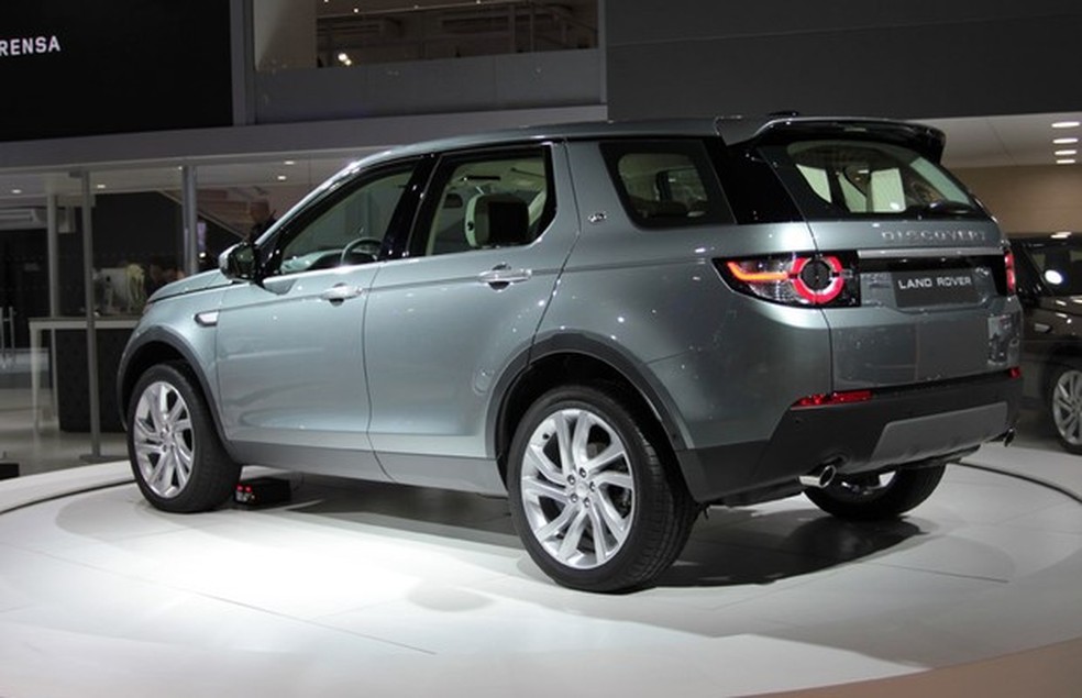 Land Rover Discovery Sport no Salão do Automóvel 2014 (Foto: Fabio Aro/Auto News Brasil) — Foto: Auto Esporte