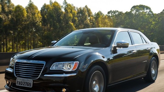 FCA faz recall de 7.893 unidades de Chysler 300, Jeep Wrangler e RAM por 'airbags mortais'