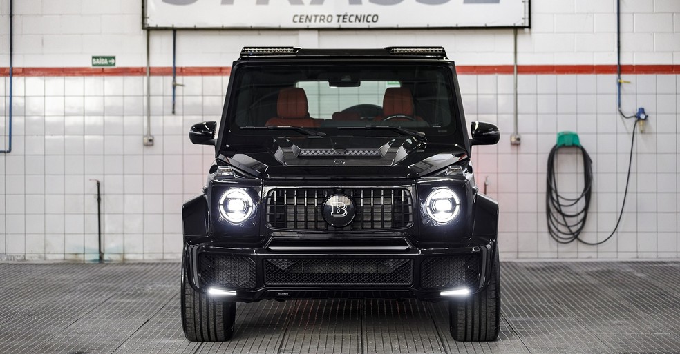 O G 63 fica ainda mais agressivo com o pacote estético Widestar da Brabus; tem até refletor de LED — Foto: Divulgação