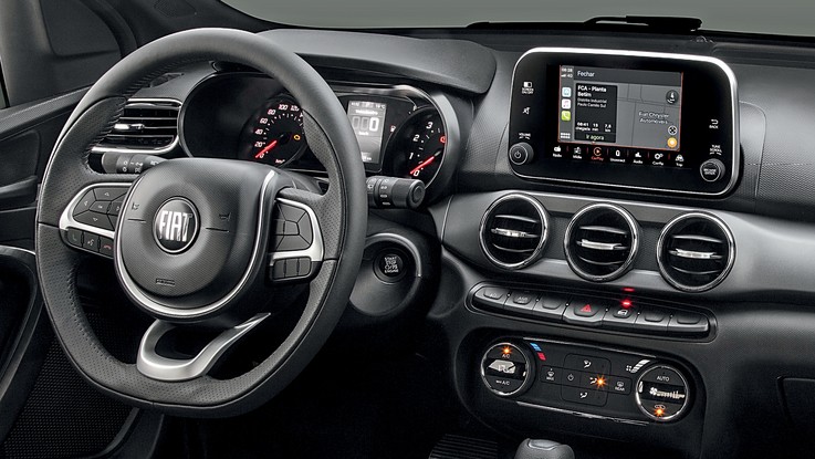 Fiat Argo Trekking 1.3 - O espaço interno é bom para o tamanho e o conjunto geral agrada, mas a central multimídia deveria ter mais do que suas sete polegadas