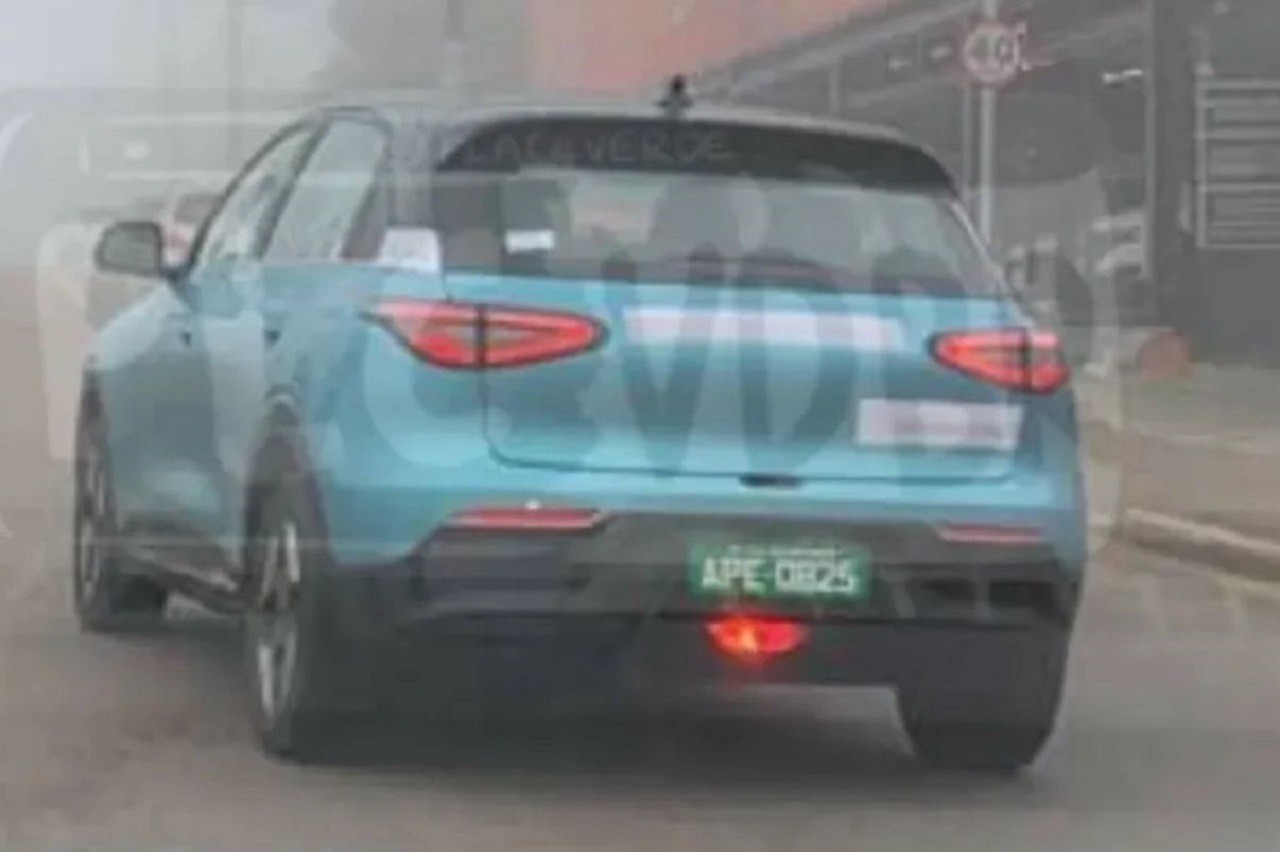 Flagra: Geely testa rival do BYD Dolphin que chega ao Brasil ainda em 2025