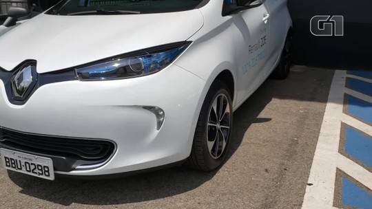 Salão do Automóvel tem test-drive de carros elétricos; público conta como é dirigir pela primeira vez