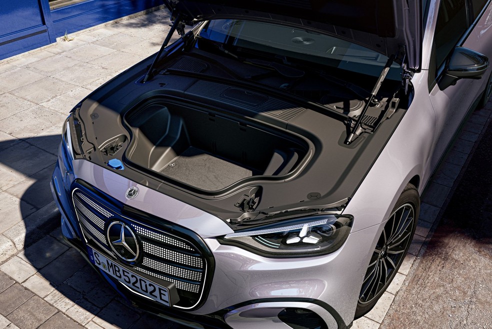 Mercedes-Benz Classe C 2027 tem um compartimento frontal de 101 litros  — Foto: Divulgação