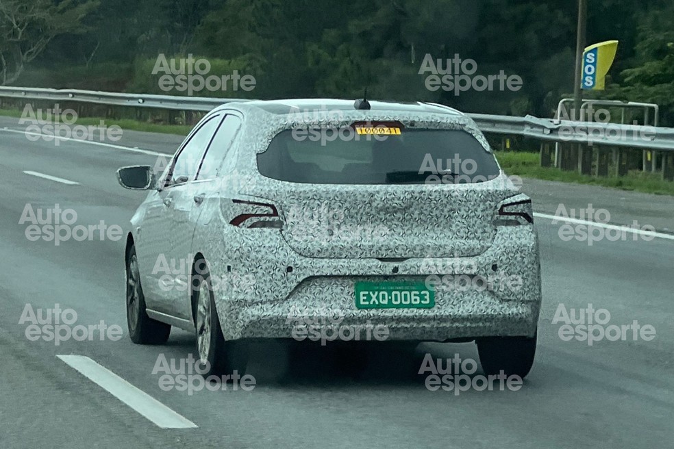 Flagra comprova que as lanternas sero as mesmas, com novos grafismos  Foto: Autoesporte/Vitria Drehmer