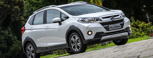 A parte frontal é que mais diferencia o WR-V do Fit
