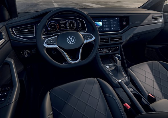 Volkswagen Virtus Exclusive - Acabamento do Virtus melhora na versão Exclusive, mas ainda  há plásticos