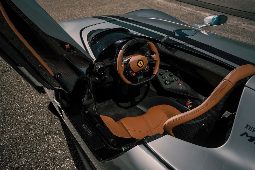 O interior Ferrari SP1 também pode ser customizado pela Novitec a pedido do cliente — Foto: Divulgação