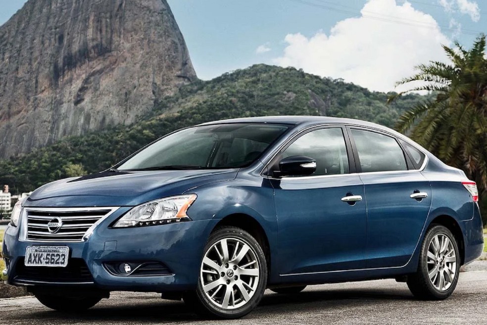 O Nissan Sentra SL 2014 se destaca pelo porta-malas de 503 litros — Foto: Divulgação/Nissan