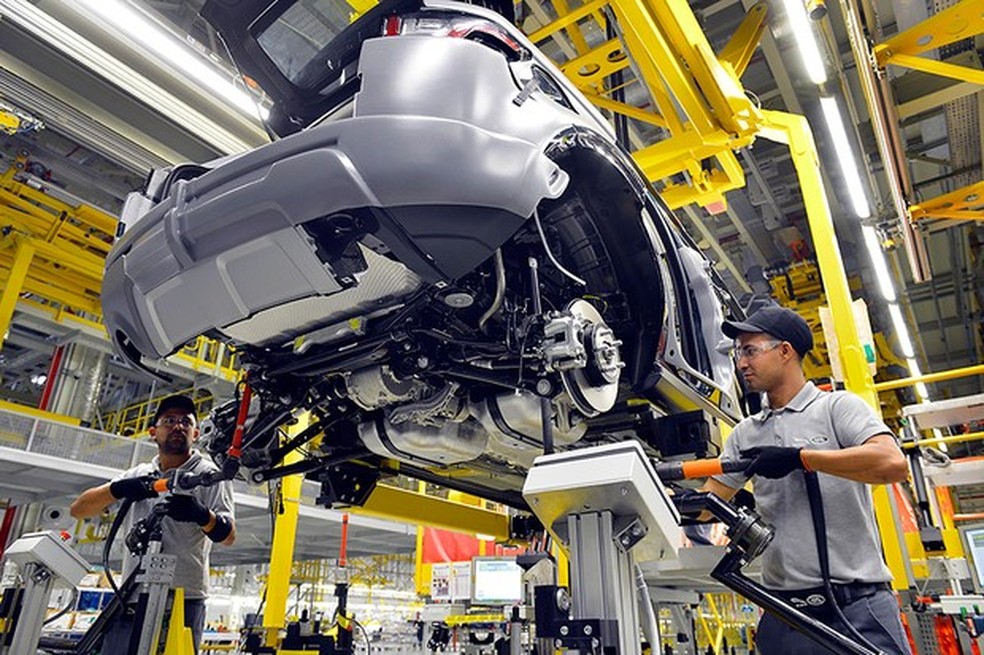 Linha de produção da Jaguar Land Rover em Itatiaia, Rio de Janeiro (Foto: JLR) — Foto: Auto Esporte