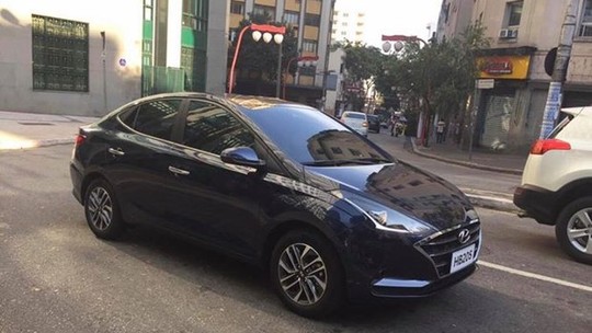 Segredo: versão sedã do novo Hyundai HB20 aparece antes da hora