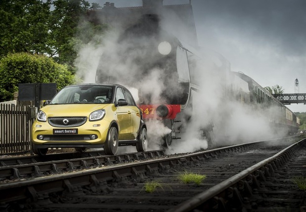 Smart forrail é testado na Inglaterra (Foto: Divulgação) — Foto: Auto Esporte