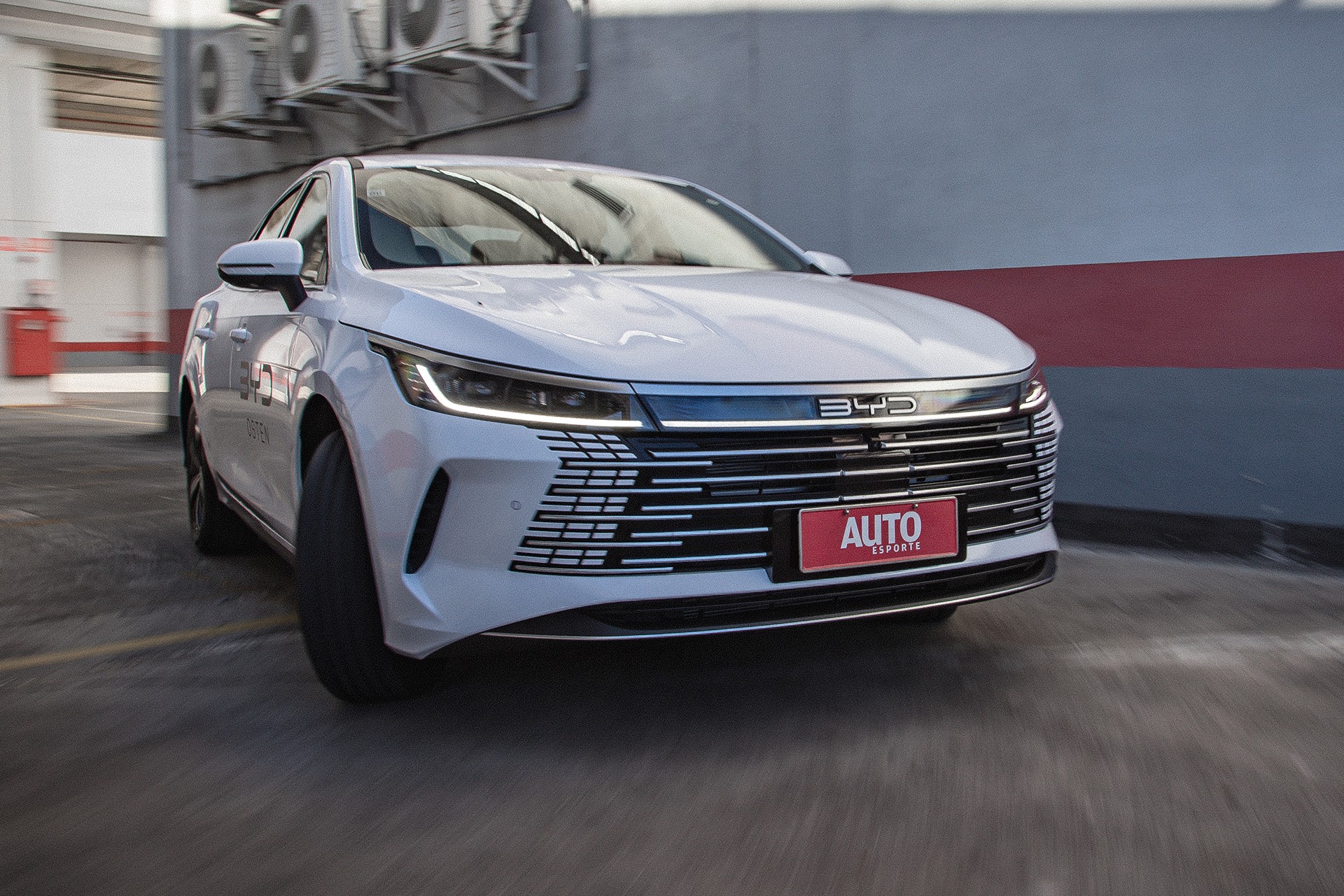 Os 10 carros híbridos mais baratos do Brasil em 2025