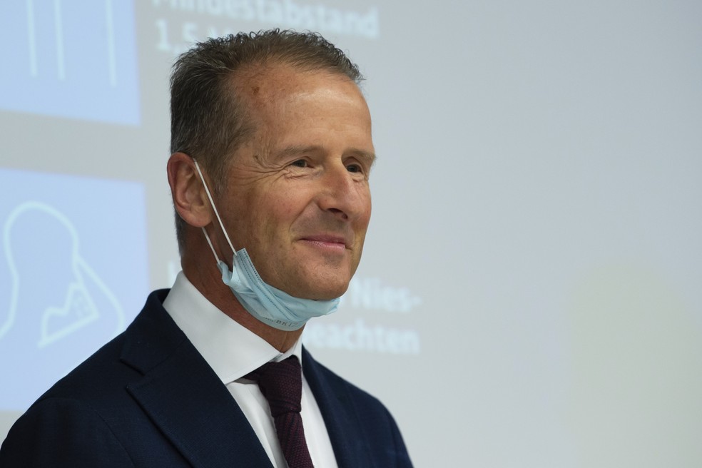 O CEO do Grupo Volkswagen, Hebert Diess — Foto: Swen Pfoertner/dpa via AP