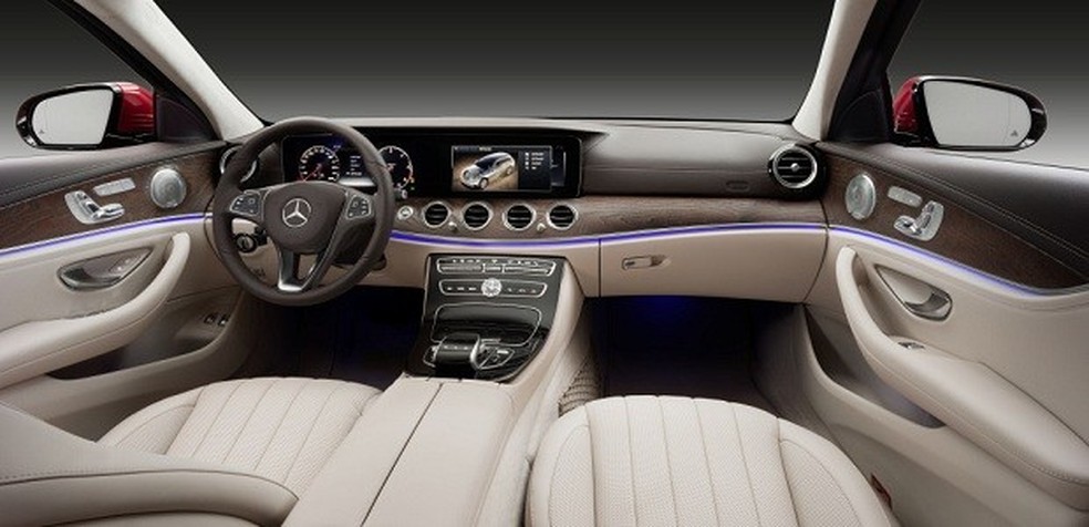 Novo Mercedes Classe E All-Terrain 2017 (interior) (Foto: Divulgação) — Foto: Auto Esporte